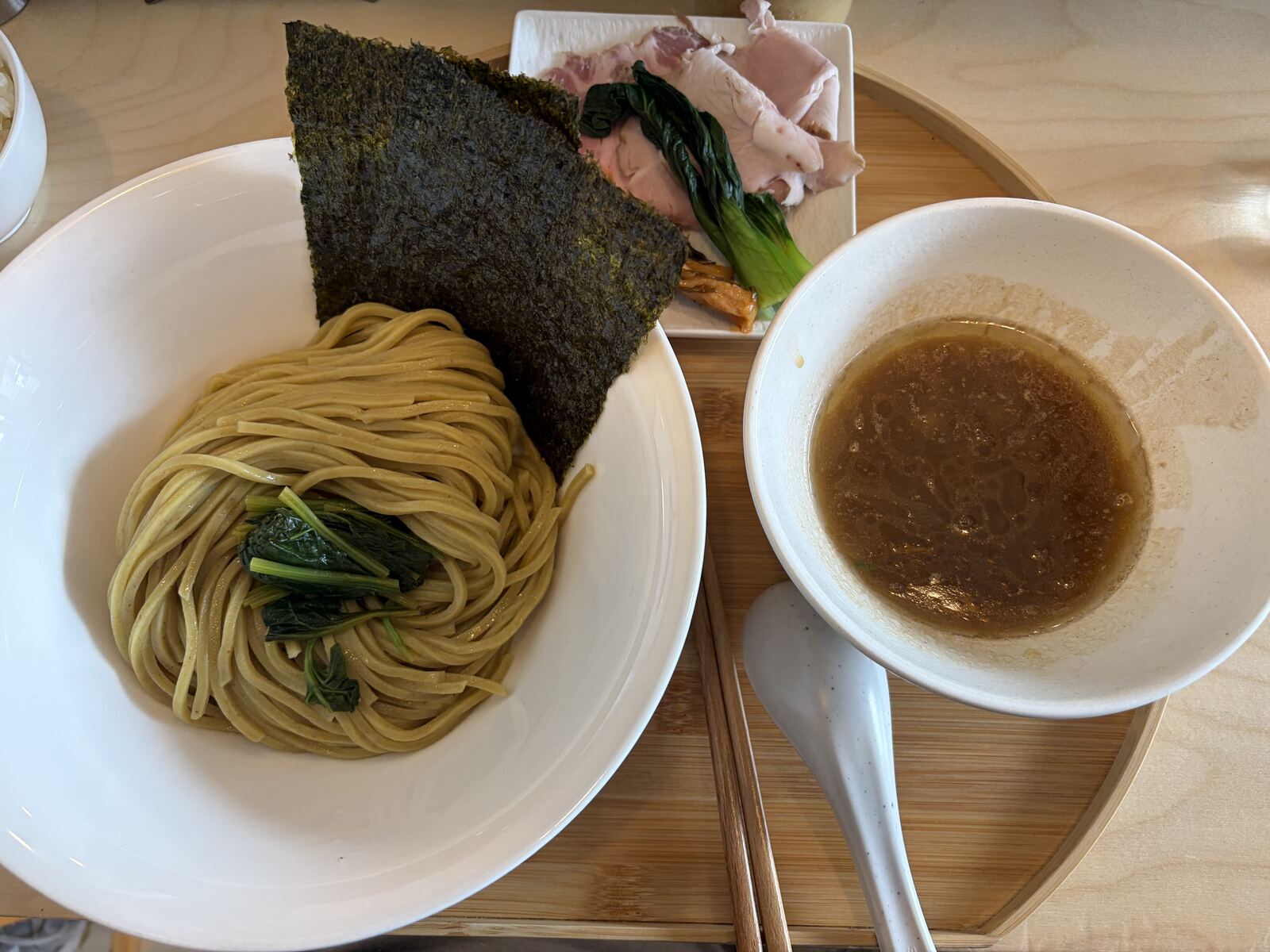 멘카이도와 아츠마리준 콜라보 이에케츠케멘
